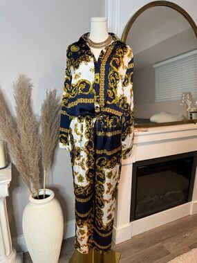 PRETTYLITTLETHING Navy & Gold Baroque Print  2 Piece Set